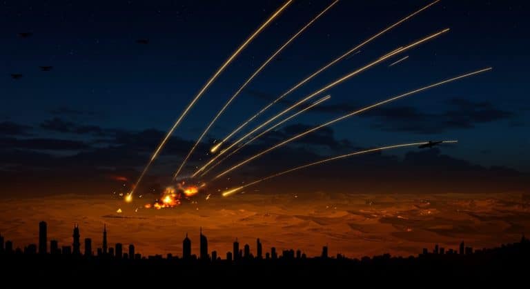 Guerre Israël-Iran : Les Enjeux d’un Conflit Explosif