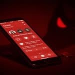 Harcèlement sur Tinder : Quand la Romance Devient Cauchemar