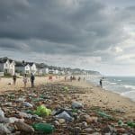 Normandie : Pourquoi Tant de Déchets ? Touristes en Cause ?