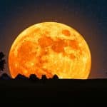 Pleine Lune des Fraises 2025 : Un Spectacle Céleste Rare