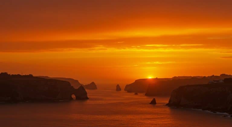Ciel Breton Orangée : Pourquoi Cette Couleur Unique ?