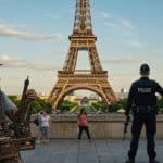 Paris : Coup de Filet Contre les Vendeurs de Tours Eiffel
