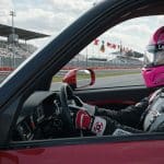 Sarah Bovy : Première Femme Pilote à l’Honneur dans Automoto