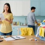 Charge Mentale : Facturer les Tâches Ménagères, La Solution ?