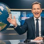 Darius Rochebin : L’Art d’Informer avec Singularité