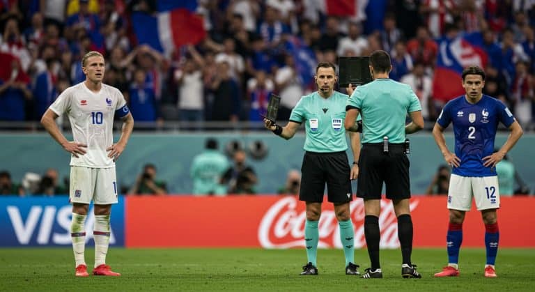 France-Islande : Polémique Sur Un But Refusé En Éliminatoires