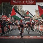 Vuelta 2025 : Manifestations et Chaos sur la Course