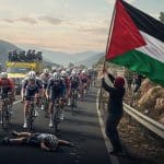 Vuelta 2025 : Manifestations et Chutes Perturbent la Course