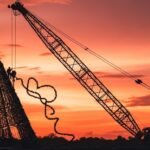 Drame à Manaus : Mort d’un Ouvrier lors du Montage d’un Sapin Géant