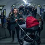 Galère Poussette Métro Paris : Le Cri d’Une Maman
