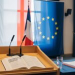 Richard Malka Accuse Mélenchon d’Antisémitisme dans un Livre Choc