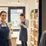 Vol à l&rsquo;Étalage : Le Sourire Plus Efficace que les Caméras ?