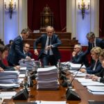 Budget 2026 : Lescure Presse pour un Vote Rapide