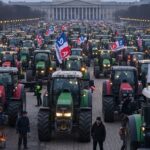 Colère Agricole : Tracteurs FNSEA Devant l'Assemblée Nationale