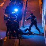 Polémique à Argenteuil : Vidéo d&rsquo;un Policier Frappe un Homme au Sol