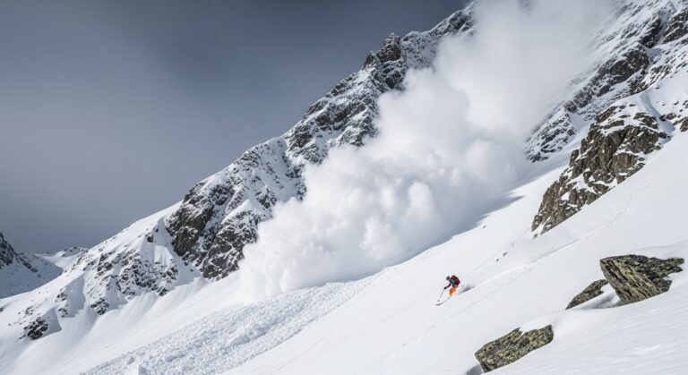 Savoie : Skieur Hors-Piste Tué par Avalanche en Maurienne