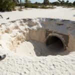 Tragédie en Floride : Deux Ados Meurent dans un Tunnel de Sable