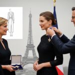 Victoria Beckham Reçoit les Arts et Lettres à Paris