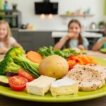 Cantines Scolaires : Le Débat Fait Maison S&rsquo;Invite aux Municipales 2026