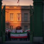 Iran : Cécile Kohler et Jacques Paris Toujours Bloqués à Téhéran