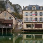 Ornans en Crise : La Ville de Courbet Perd Ses Commerces