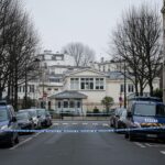Paris : Homme Retranché Menace Suicide, École Confinée