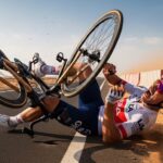Chute Effroyable de Damien Touzé à Oman : Un Cycliste Frôle la Mort