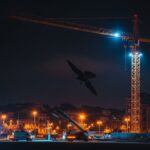 Touriste Ivre Chute d&rsquo;une Grue à Barcelone : Le Récit d&rsquo;un Accident Impressionnant