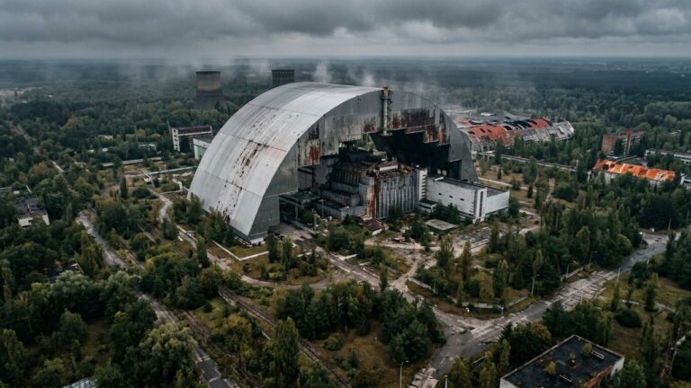 40 Ans Après Tchernobyl : Impacts Durables et Risques Actuels