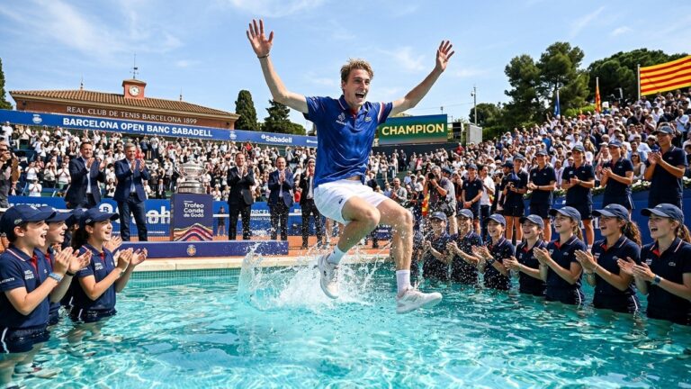 Arthur Fils Sacré à Barcelone : Le Plongeon Iconique Après sa Victoire