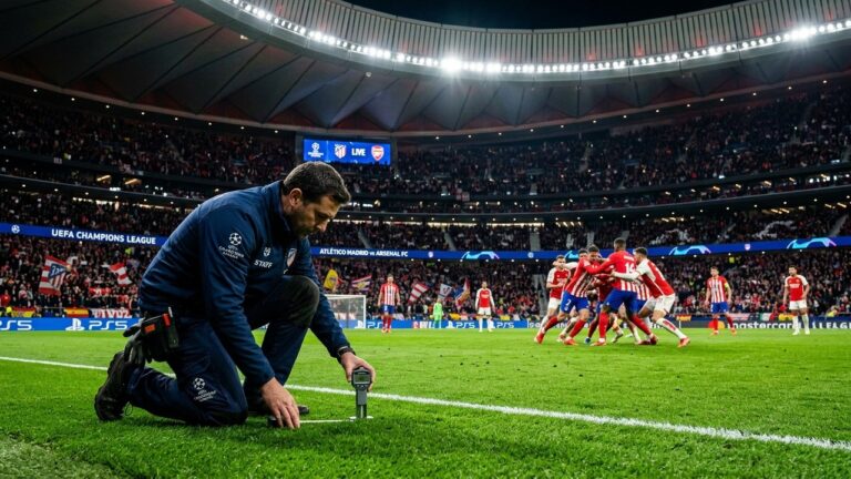 Atlético Madrid Arsenal : La Polémique sur la Hauteur de la Pelouse