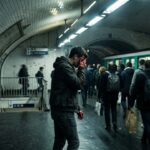 Attaque À La Machette Dans Le Métro Parisien : Un Jeune Homme Blessé