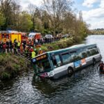 Bus Tombé Dans La Seine À Juvisy : Un Accident Presque Miraculeux