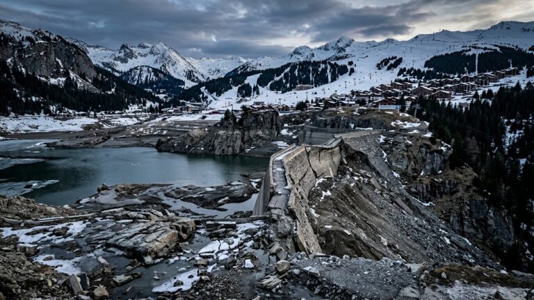 Courchevel : Une Retenue d&rsquo;Eau Menace la Station de Ski