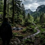 Découverte Macabre en Isère : Corps Décomposé Trouvé par Randonneurs