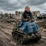 Évacuation Héroïque d&rsquo;une Grand-Mère par Drone Terrestre en Ukraine