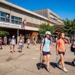 Fortes Chaleurs : Écoles Ouvertes et Bac Pro Maintenu Malgré la Canicule