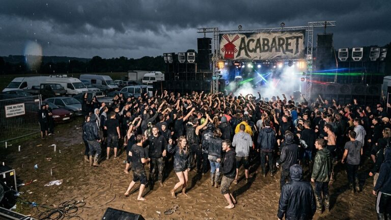 Free Party Interdite Dans Le Cher : 5000 Teufeurs Persévèrent