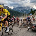 Giro 2026 : Chute Massive, Attaque de Vingegaard et Vainqueur Surprise sur la 2e Étape