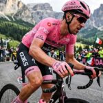 Giro 2026 : Jonas Vingegaard et le Vernis Rouge pour une Cause Importante