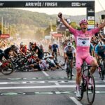 Giro 2026 : Paul Magnier Remporte la 1ère Étape Après un Sprint Chaotique