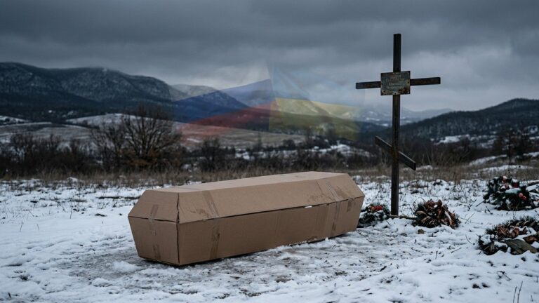 Guerre en Ukraine : Russie Autorise Cercueils en Carton en Crimée