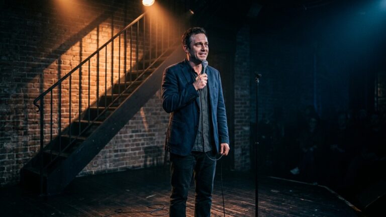 Jimmy Labeeu S&rsquo;Excuse Après un Sketch Controversé sur les Violences Conjugales