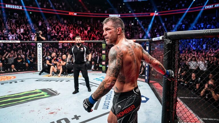 Joe Schilling Jette L&rsquo;Éponge Après Coup de Tête Controversé en MMA