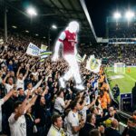 Leeds Chambrent Michael Jackson avec Smooth Criminal : Un Classique du Foot Anglais