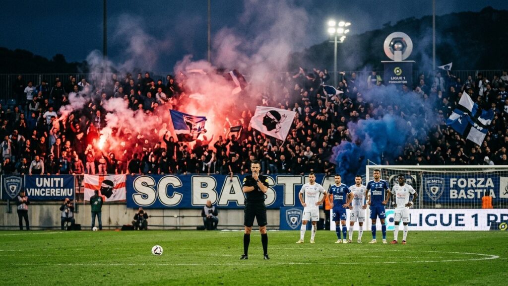 Ligue 2 : Sanctions pour Bastia Après Interruption Face au Mans