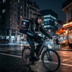 Livreurs À Vélo : L&rsquo;Exploitation Cachée Derrière La Livraison Rapide