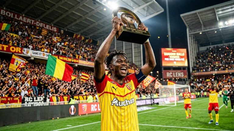 Mamadou Sangaré Sacré Meilleur Joueur Africain de Ligue 1