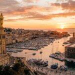 Marseille Et Sa Bonne Mère : Deux Statues Iconiques Se Font Face