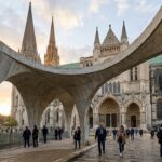 Nouveau Portail Béton Cathédrale Angers : Étonnement ou Déception ?